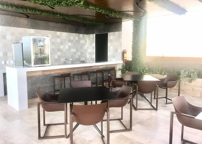 218 Stylish Delux Fast Wifi Apartment