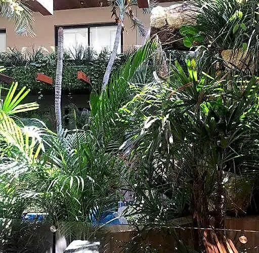 218 Stylish Delux Fast Wifi Apartment